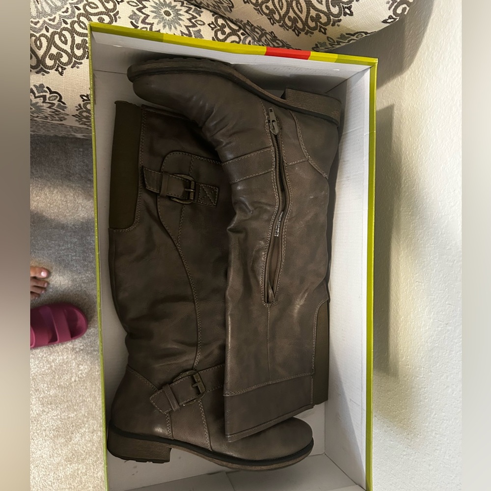 Baretraps  boots- size 6.5
